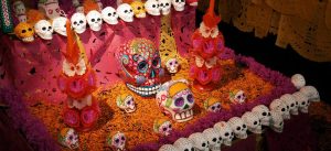 DIA DE MUERTOS GINEMED  GINEMED DIA DE MUERTOS photoEscudo Dia de Muertos tradicion y sabor Dia de Muertos1 300x137